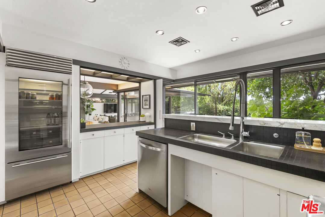 1601 Rising Glen Rd, Sunset Strip