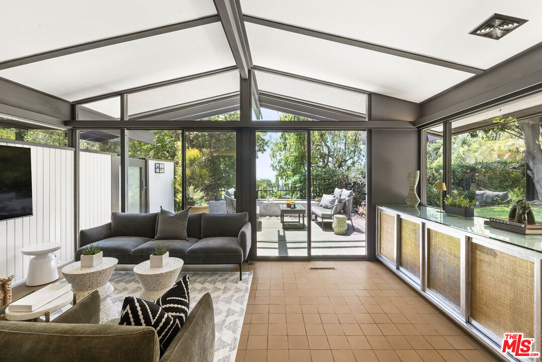 1601 Rising Glen Rd, Sunset Strip