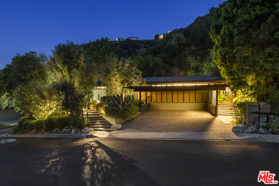 1601 Rising Glen Rd, Sunset Strip