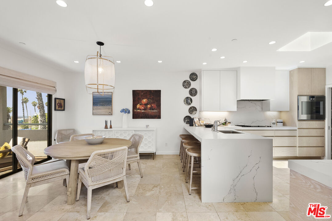 10 Ocean Park Blvd Unit: 2, Santa Monica