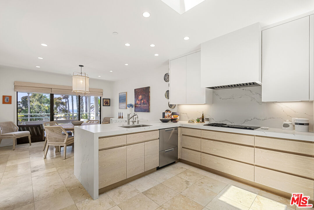 10 Ocean Park Blvd Unit: 2, Santa Monica