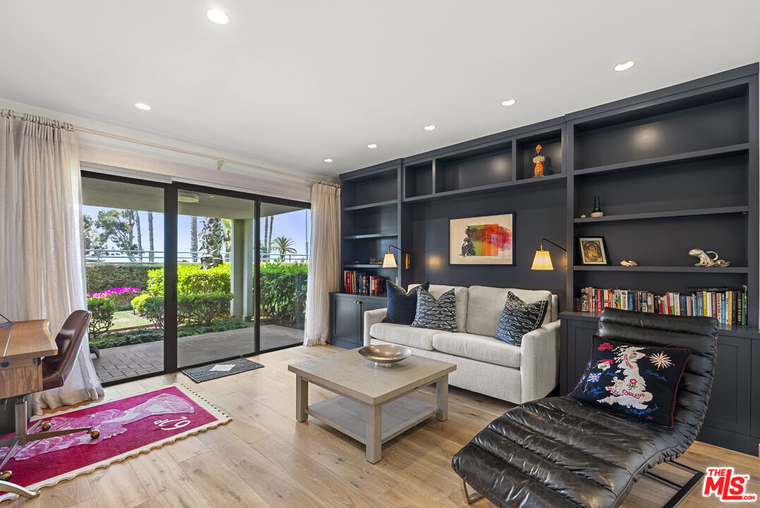 10 Ocean Park Blvd Unit: 2, Santa Monica