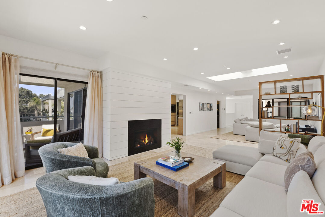 10 Ocean Park Blvd Unit: 2, Santa Monica