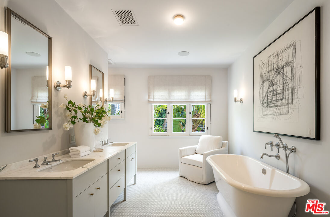 854 N Orlando Ave, West Hollywood