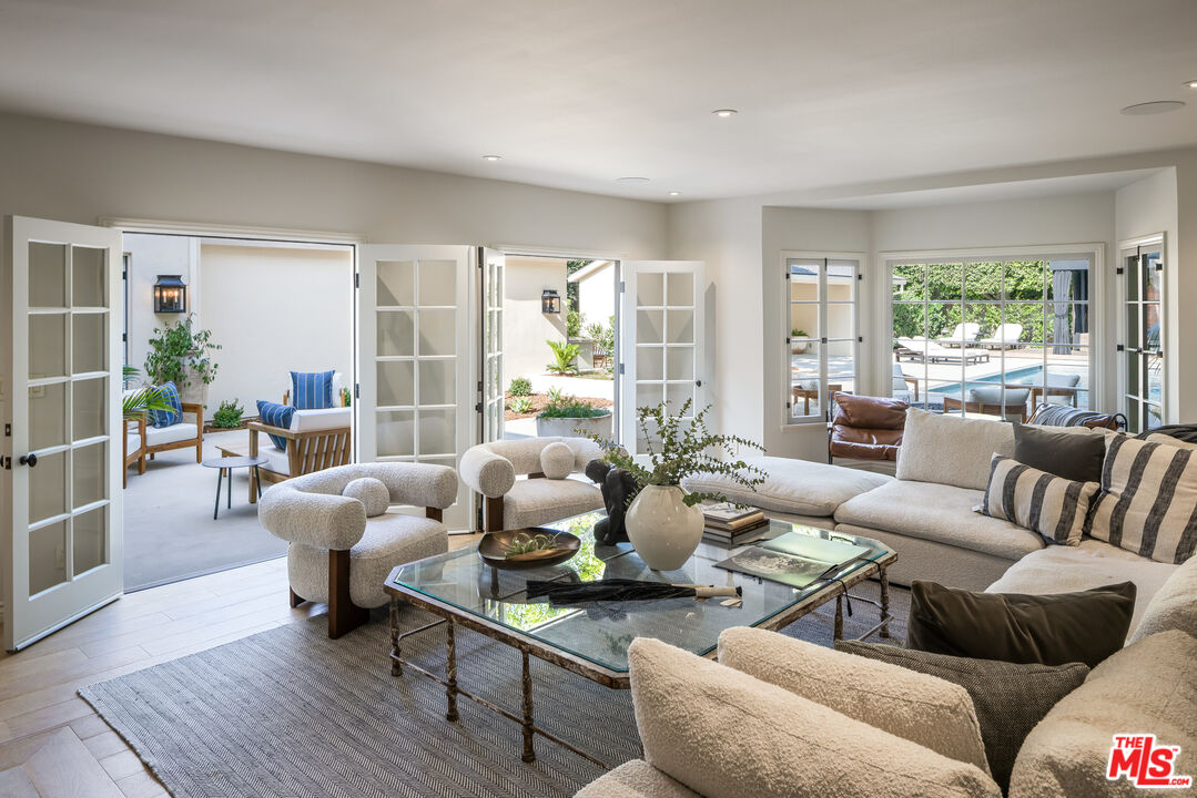 854 N Orlando Ave, West Hollywood