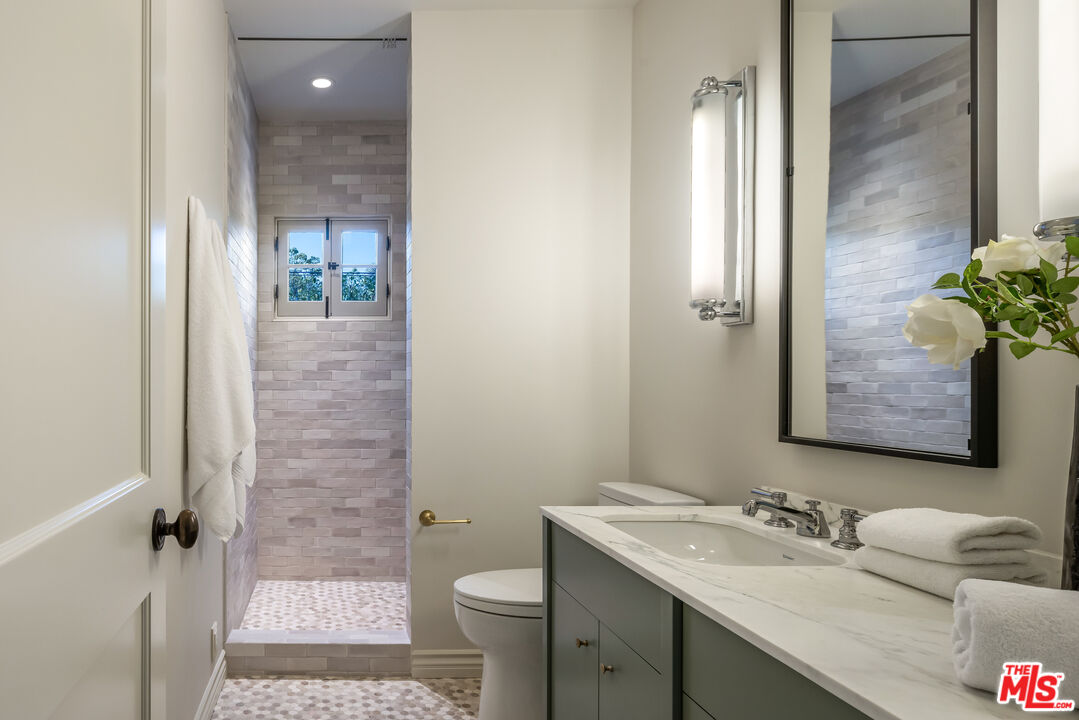 854 N Orlando Ave, West Hollywood