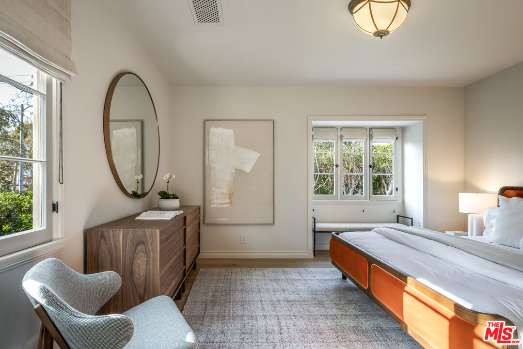 854 N Orlando Ave, West Hollywood