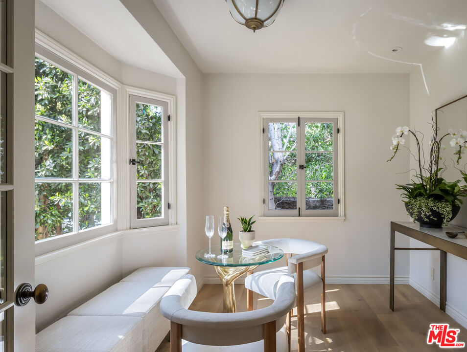854 N Orlando Ave, West Hollywood