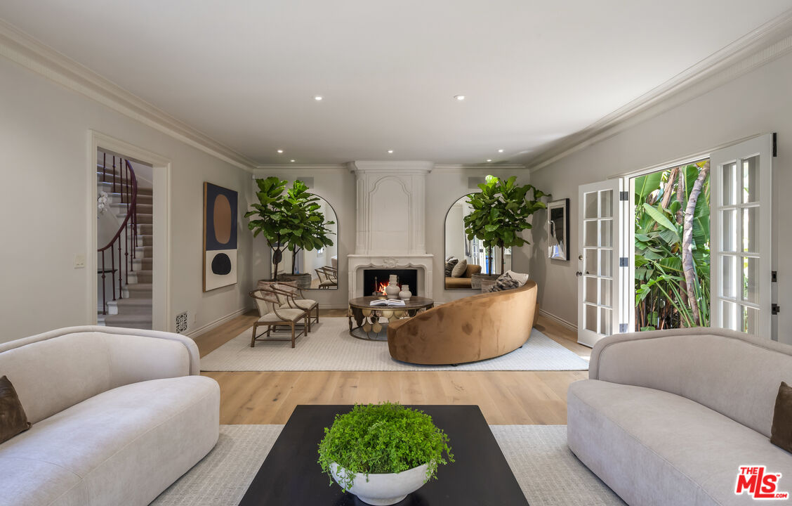 854 N Orlando Ave, West Hollywood