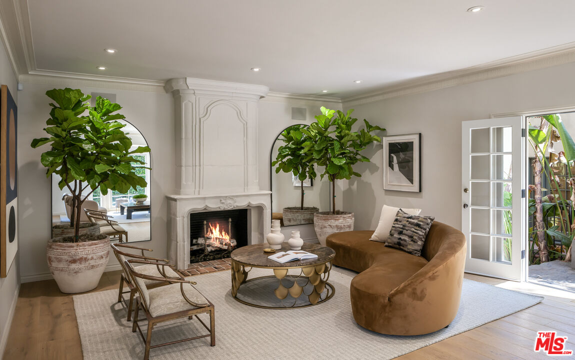 854 N Orlando Ave, West Hollywood