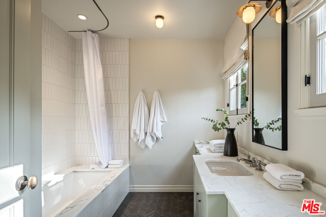854 N Orlando Ave, West Hollywood