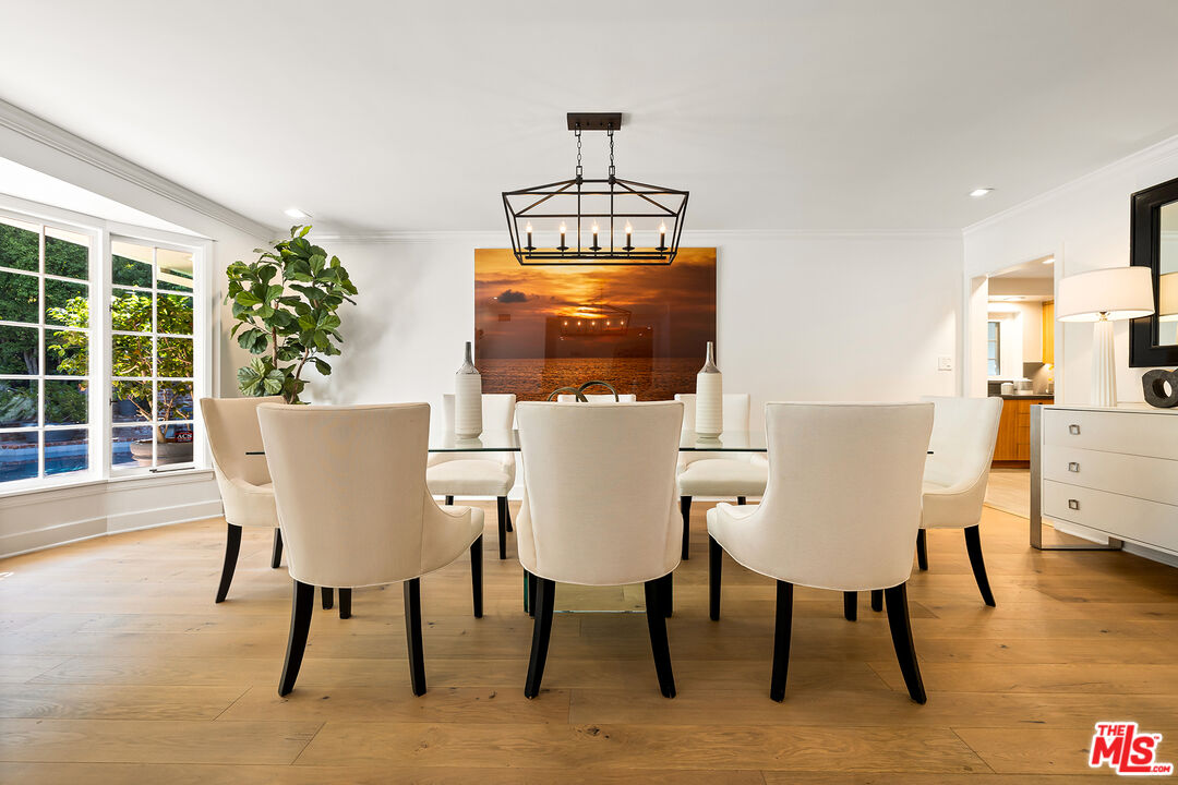 1124 Laurel Way, Beverly Hills