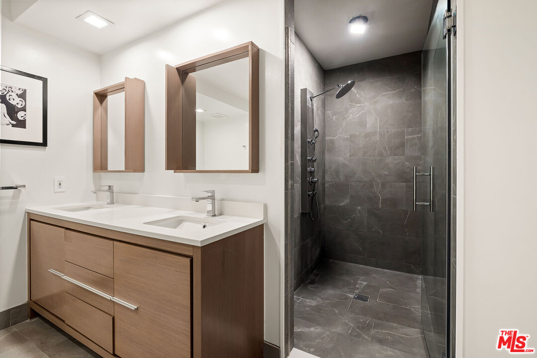 1124 Laurel Way, Beverly Hills