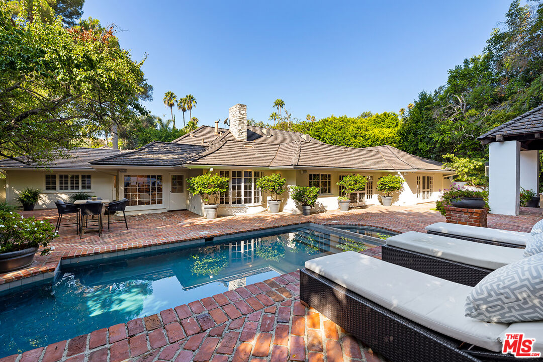 1124 Laurel Way, Beverly Hills