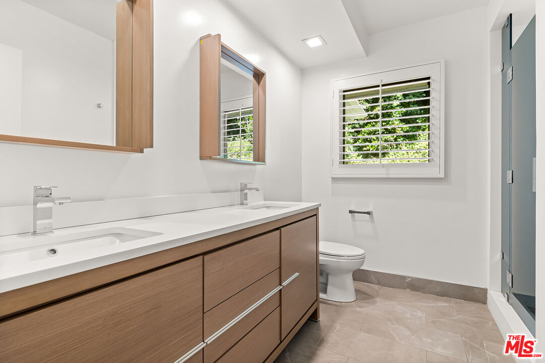 1124 Laurel Way, Beverly Hills