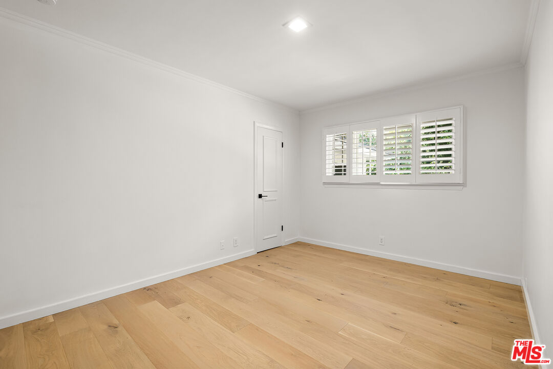1124 Laurel Way, Beverly Hills
