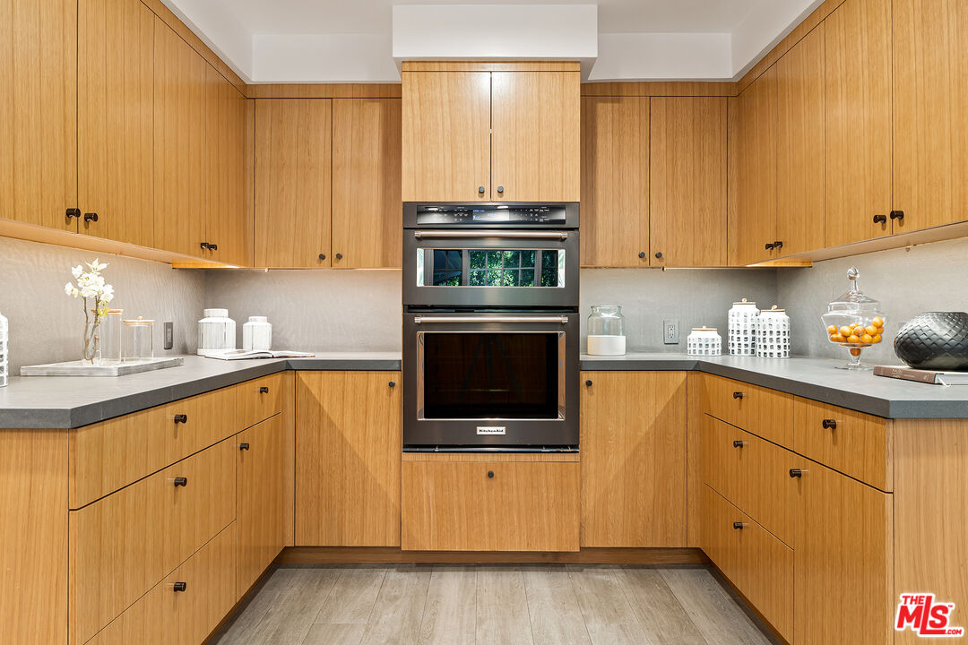 1124 Laurel Way, Beverly Hills