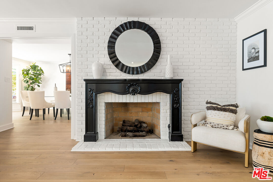 1124 Laurel Way, Beverly Hills