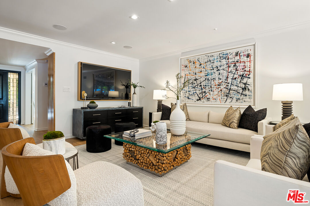 1124 Laurel Way, Beverly Hills