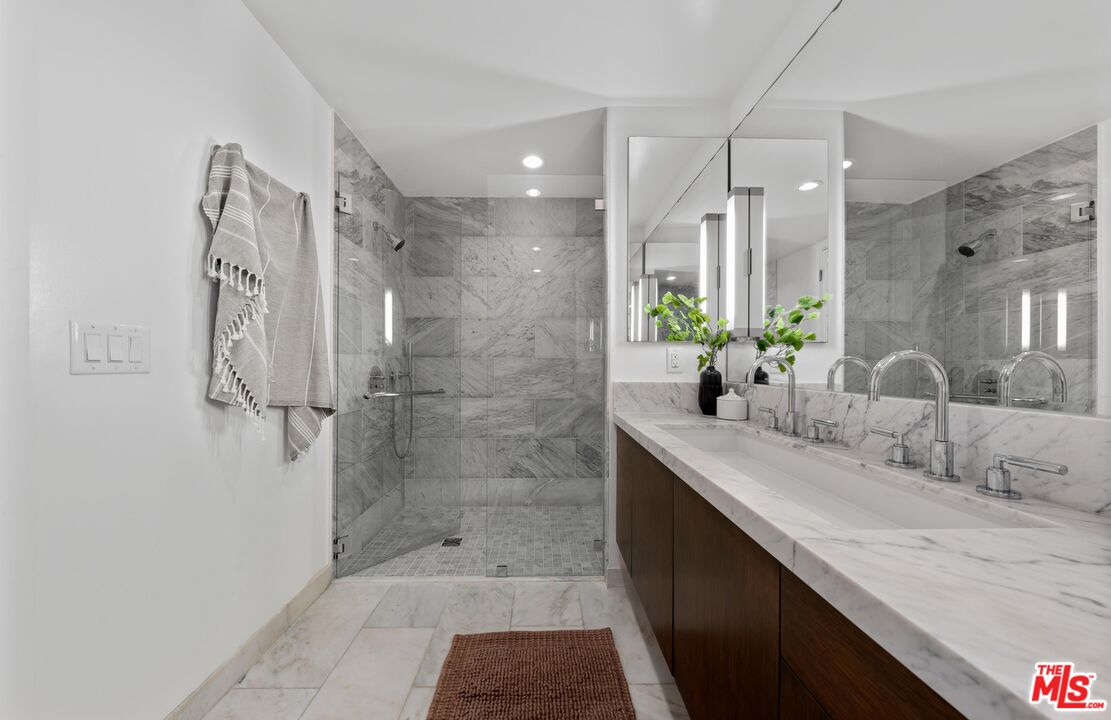 1705 Ocean Ave Unit: 415, Santa Monica