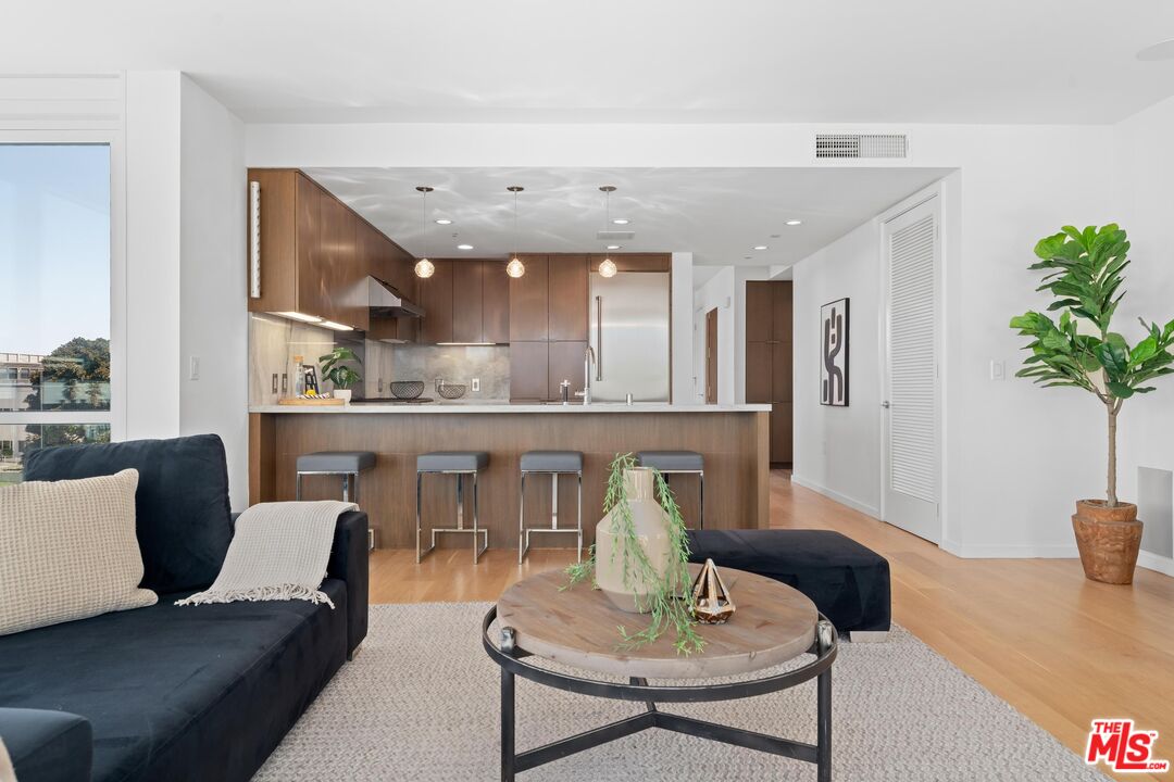 1705 Ocean Ave Unit: 415, Santa Monica