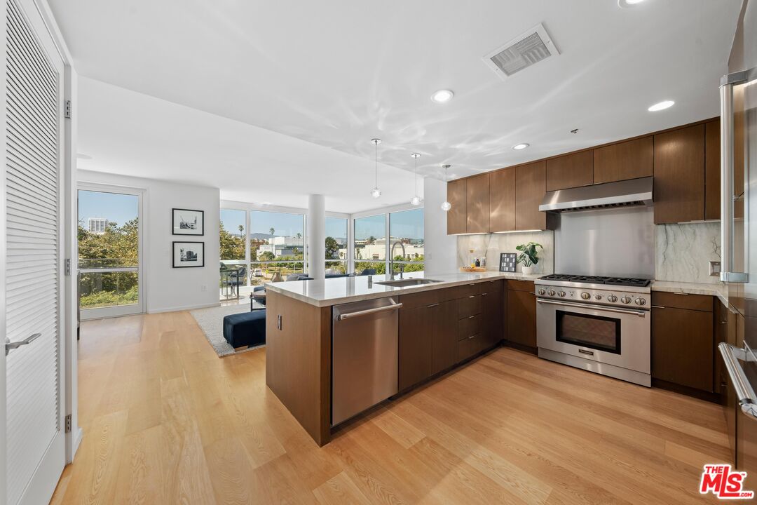 1705 Ocean Ave Unit: 415, Santa Monica