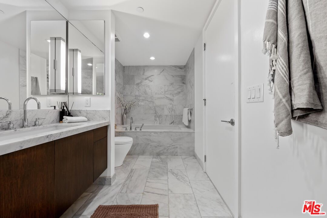 1705 Ocean Ave Unit: 415, Santa Monica