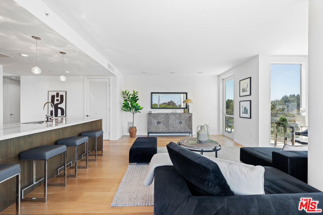 1705 Ocean Ave Unit: 415, Santa Monica