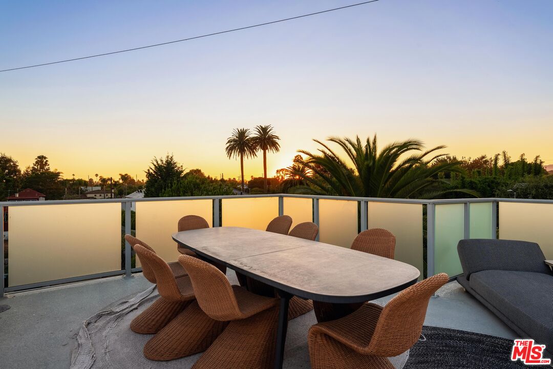 2004 Louella Ave, Venice