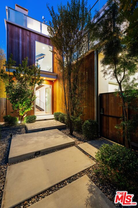 2004 Louella Ave, Venice