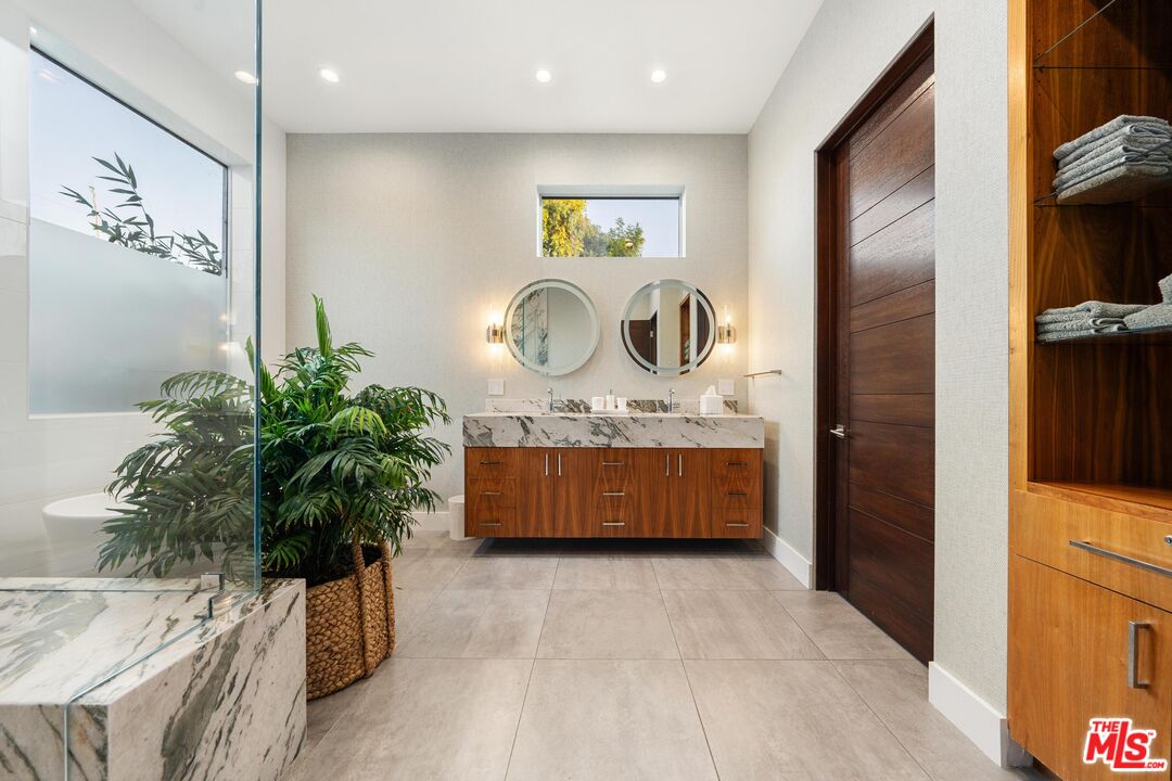 2004 Louella Ave, Venice