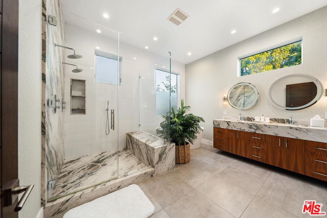 2004 Louella Ave, Venice
