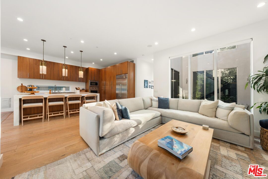 2004 Louella Ave, Venice