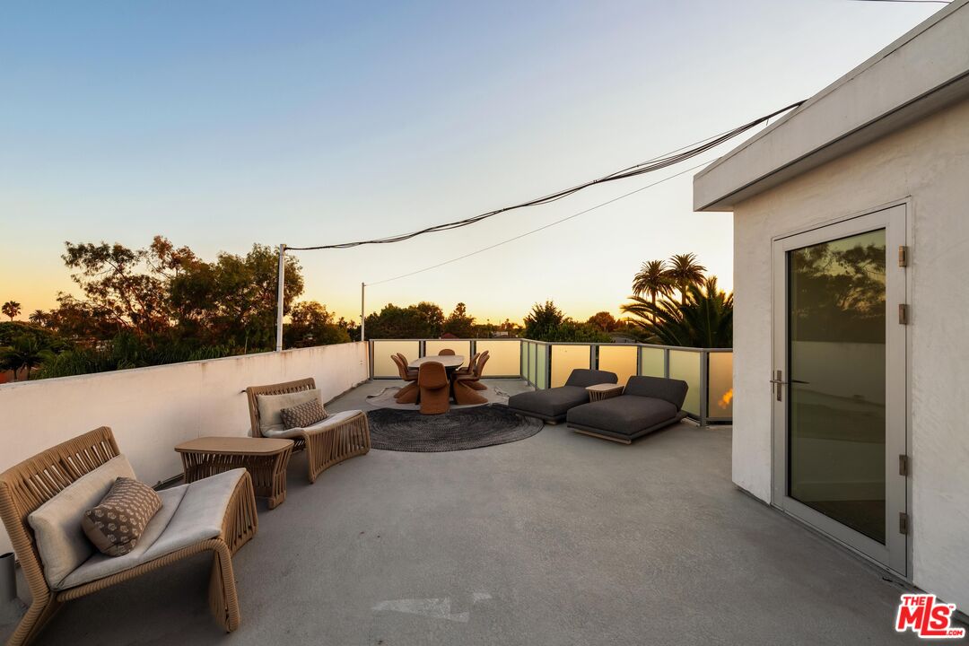 2004 Louella Ave, Venice