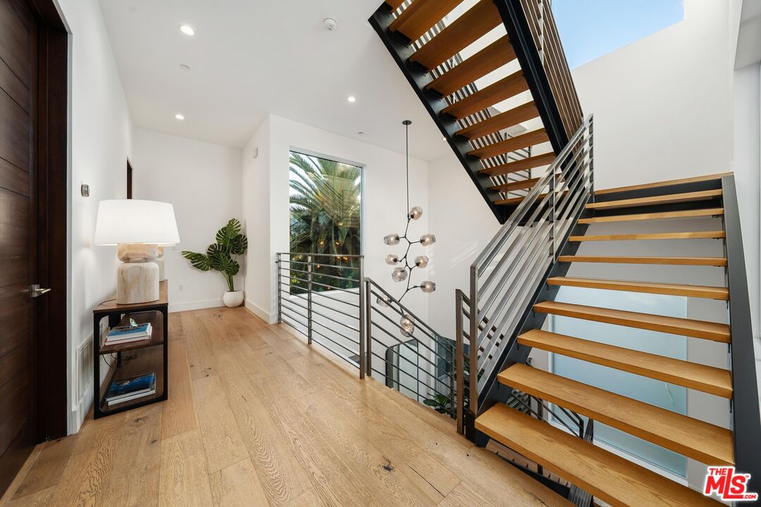 2004 Louella Ave, Venice