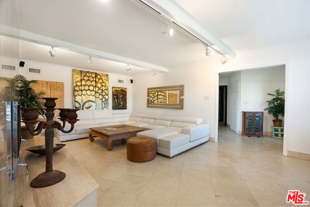 1301 Sunset Plaza Dr, Sunset Strip