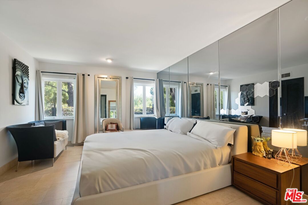 1301 Sunset Plaza Dr, Sunset Strip