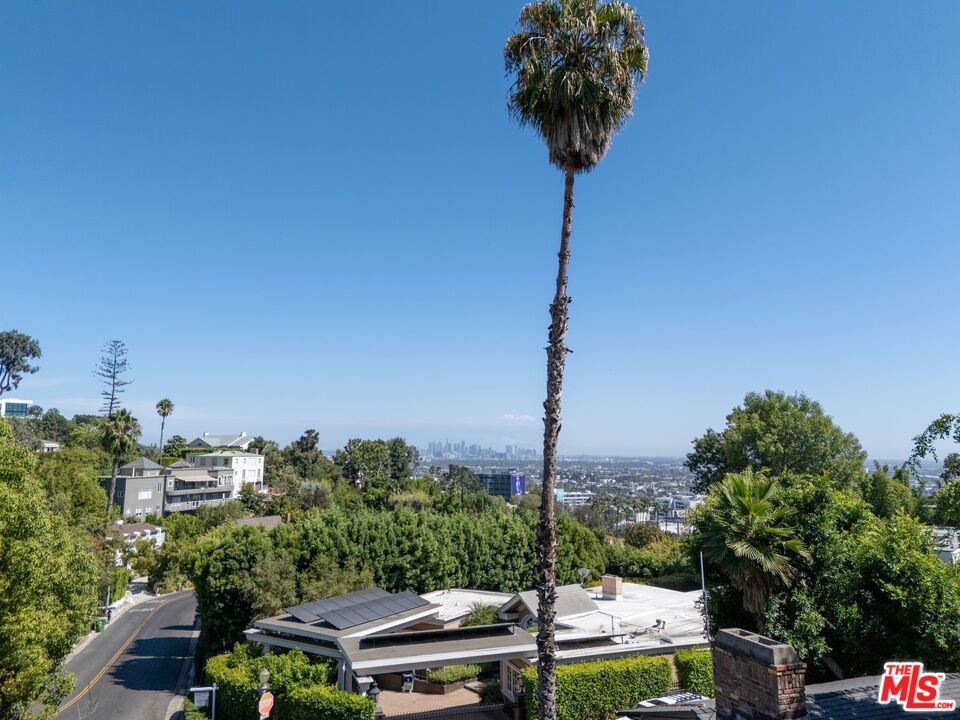 1301 Sunset Plaza Dr, Sunset Strip