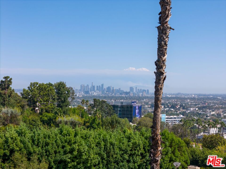 1301 Sunset Plaza Dr, Sunset Strip