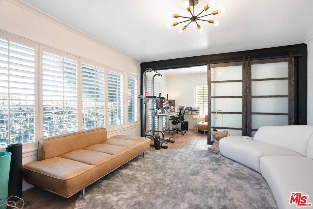 1301 Sunset Plaza Dr, Sunset Strip