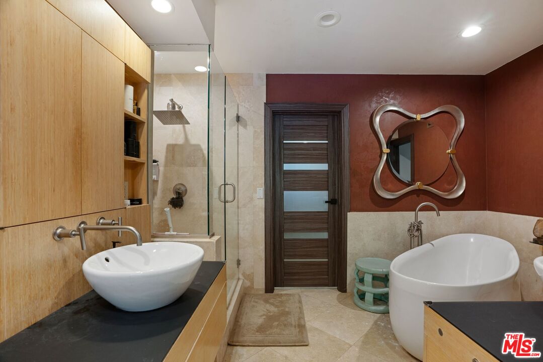 1301 Sunset Plaza Dr, Sunset Strip