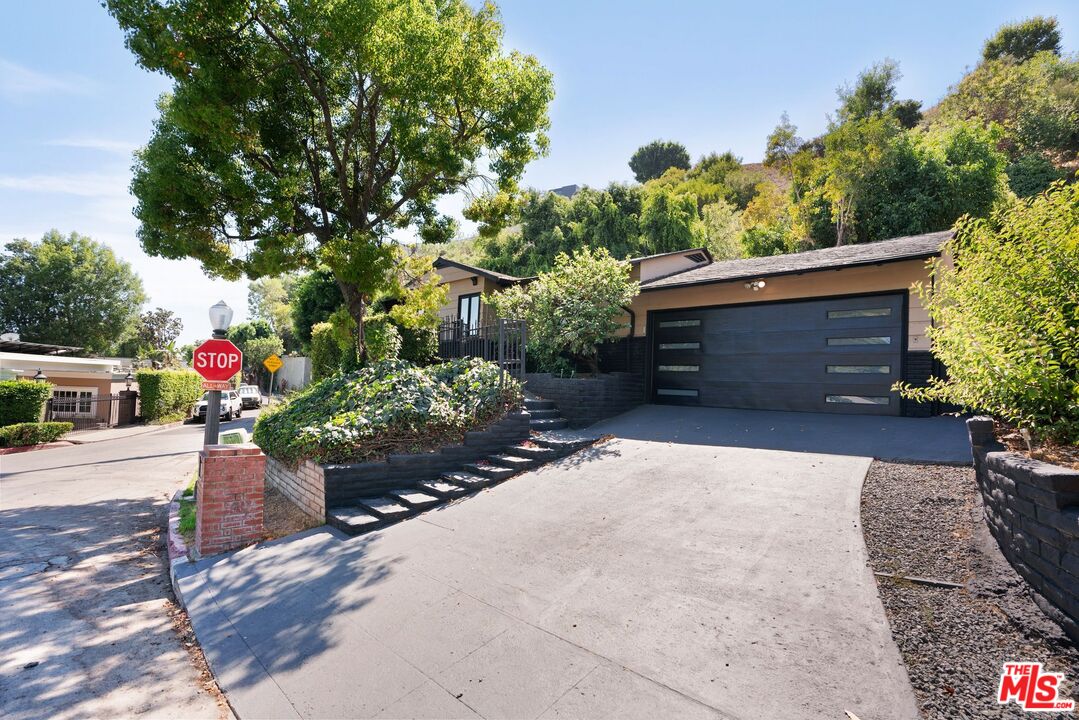 1301 Sunset Plaza Dr, Sunset Strip