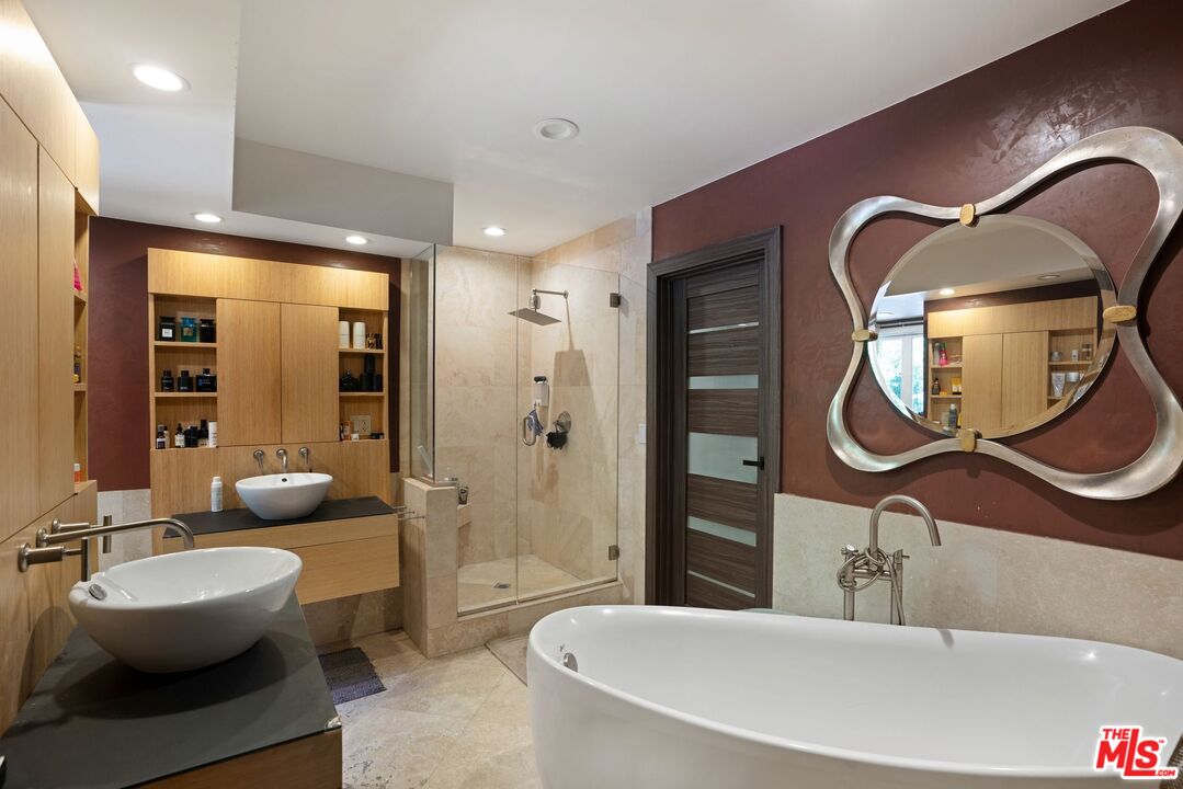1301 Sunset Plaza Dr, Sunset Strip