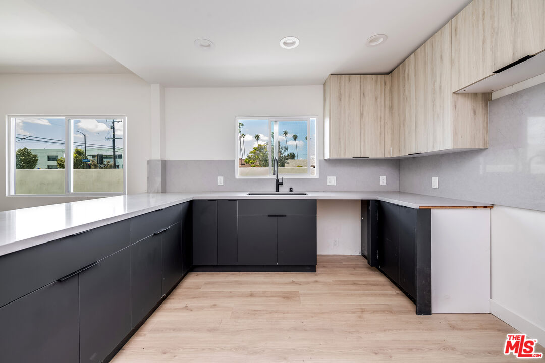 4421 Oakwood Ave, Mid-Wilshire