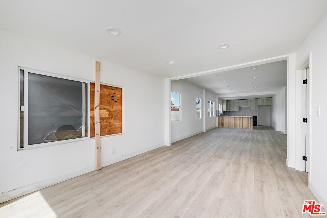 4421 Oakwood Ave, Mid-Wilshire