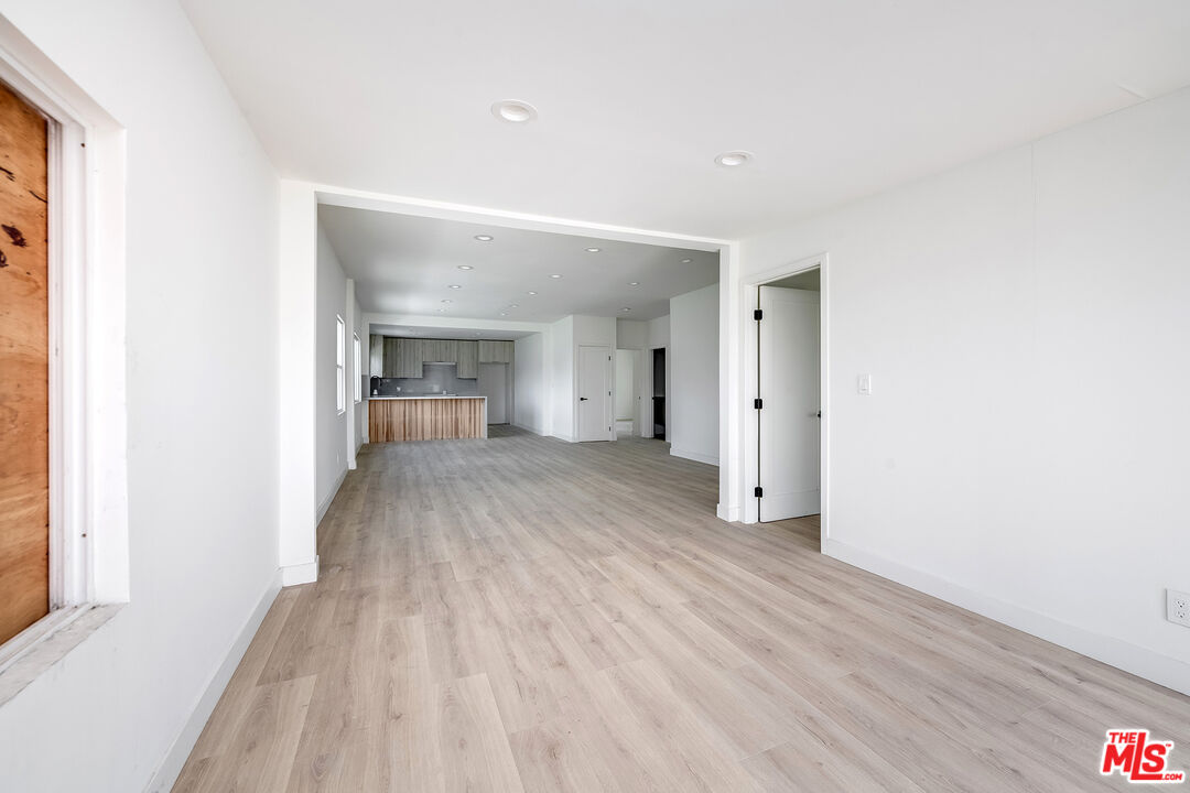 4421 Oakwood Ave, Mid-Wilshire