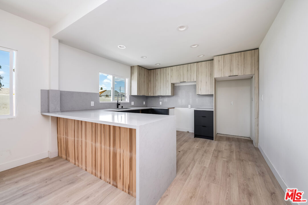 4421 Oakwood Ave, Mid-Wilshire
