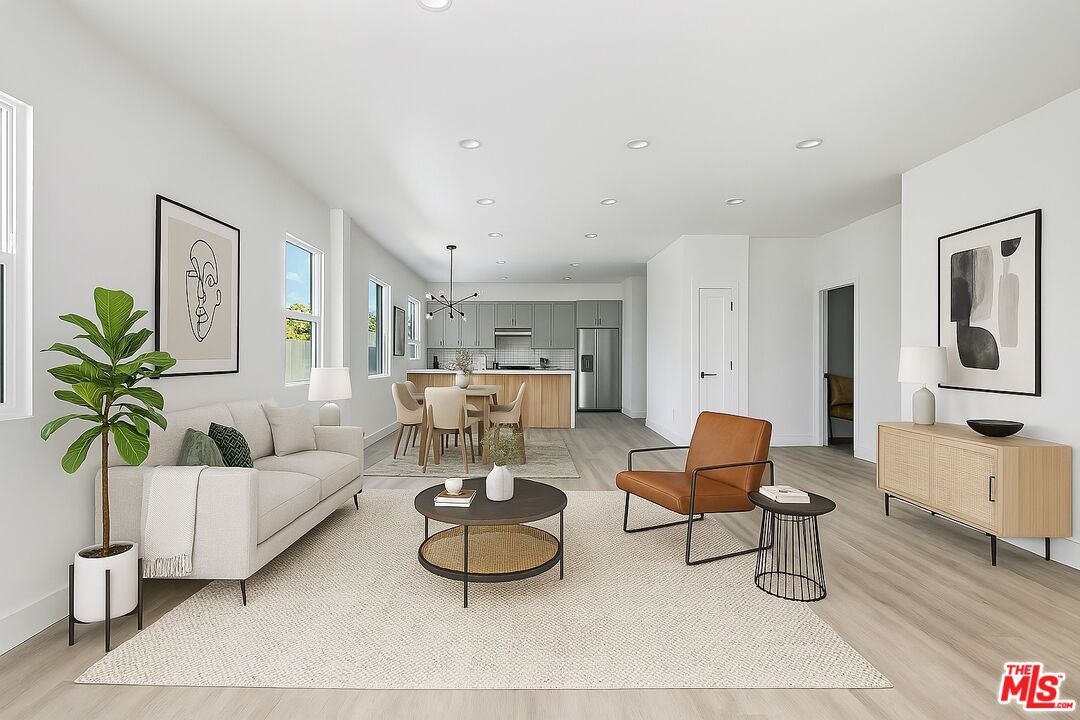 4421 Oakwood Ave, Mid-Wilshire