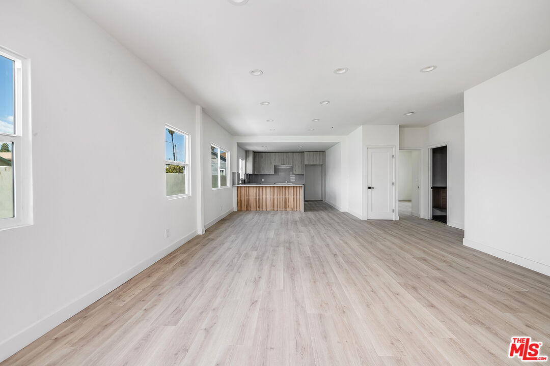 4421 Oakwood Ave, Mid-Wilshire