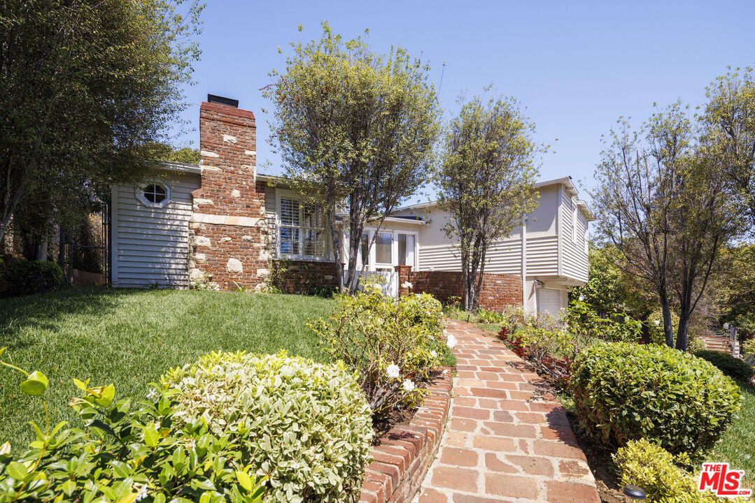 10613 Rochester Ave, Westwood